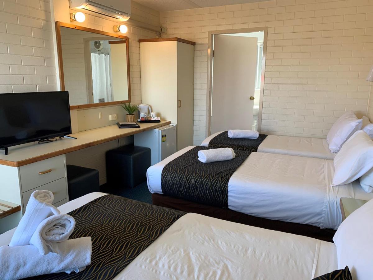 Crest Motor Inn Queanbeyan Bagian luar foto