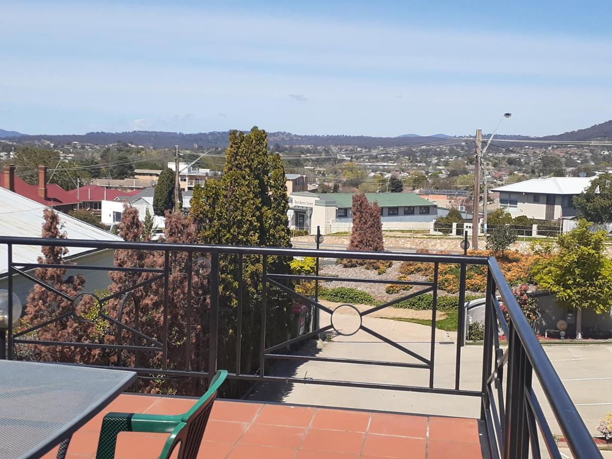 Crest Motor Inn Queanbeyan Bagian luar foto