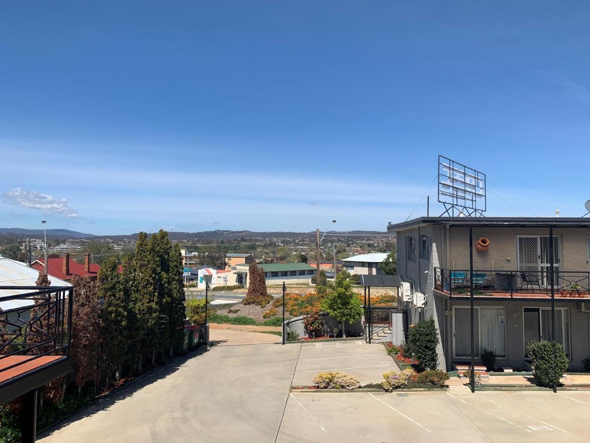 Crest Motor Inn Queanbeyan Bagian luar foto