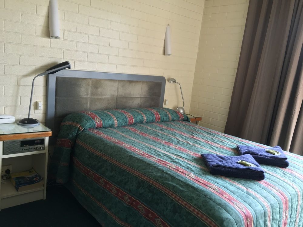 Crest Motor Inn Queanbeyan Bagian luar foto