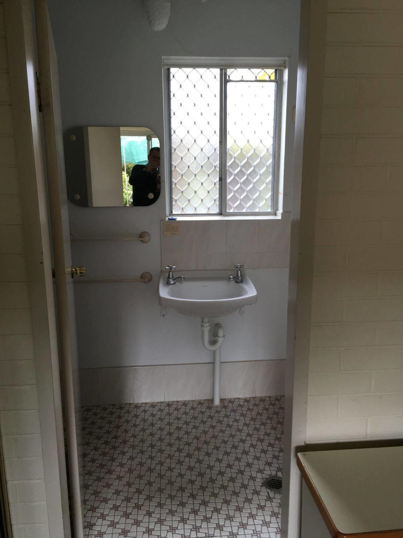 Crest Motor Inn Queanbeyan Bagian luar foto